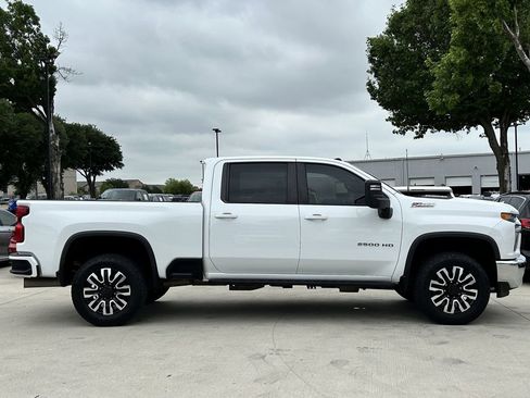 Used 2022 Chevrolet Silverado 2500 LT w/ Convenience Package AWD/4WD image 3