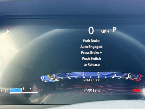 Used 2023 Jeep Grand Cherokee L Laredo image 15