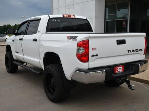 Used 2017 Toyota Tundra SR5 w/ SR5 Upgrade Package AWD/4WD image 3