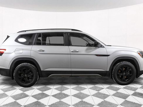 Used 2026 Volkswagen Atlas Peak Edition AWD/4WD image 11