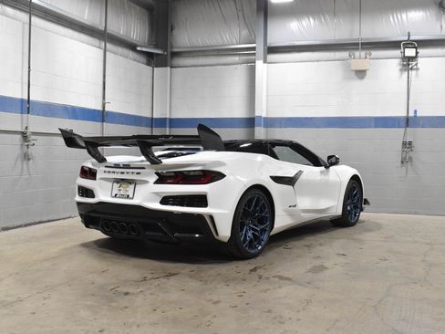 Used 2025 Chevrolet Corvette ZR1 w/ ZR1 Carbon Fiber Aero Package RWD image 27