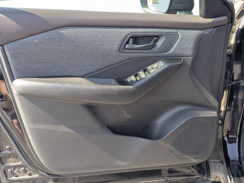 Used 2023 Nissan Rogue S AWD/4WD image 14