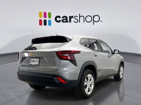 Used 2024 Chevrolet Trax LS w/ Driver Confidence Package image 5