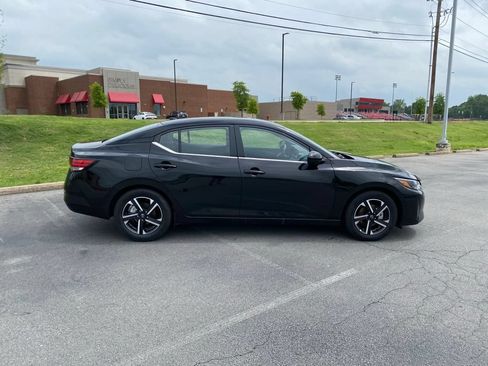 Used 2025 Nissan Sentra SV FWD image 8