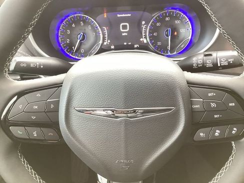 New 2026 Chrysler Pacifica Select image 13