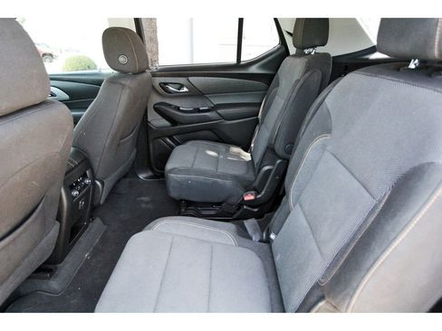 Used 2019 Chevrolet Traverse LT FWD image 7