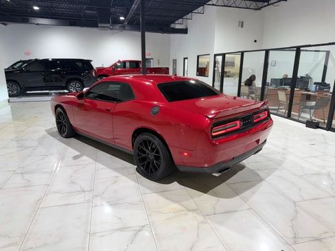 Used 2015 Dodge Challenger R/T Plus RWD image 10