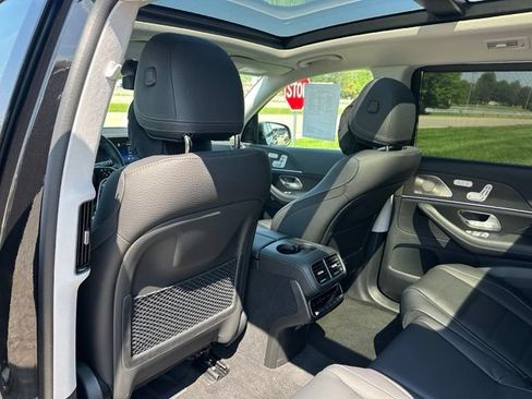 Used 2026 Mercedes-Benz GLS 450 4MATIC image 19