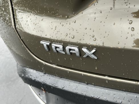 Used 2024 Chevrolet Trax LT image 9