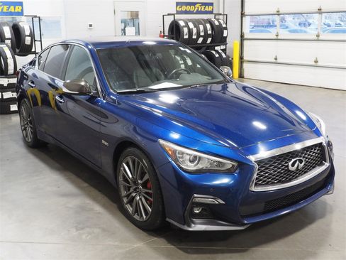 Used 2018 INFINITI Q50 Red Sport 400 w/ Carbon Fiber Package image 3