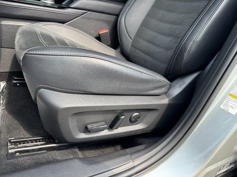 Used 2025 Mitsubishi Outlander SE FWD image 10