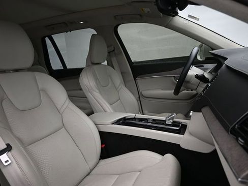 Used 2023 Volvo XC90 B6 Ultimate w/ Lounge Package image 36