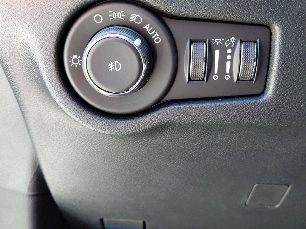 New 2026 Chrysler Pacifica Select AWD/4WD image 32