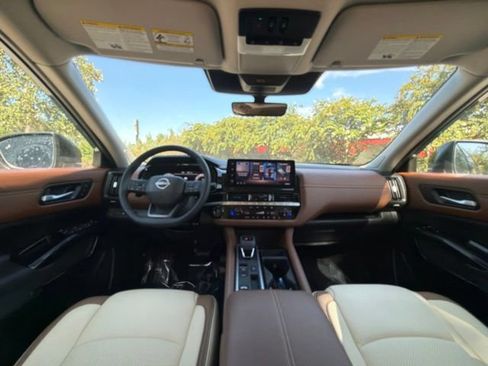 Used 2026 Nissan Pathfinder Platinum w/ Cargo Package FWD image 11