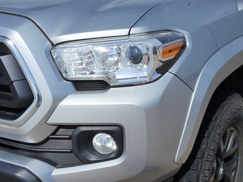 Used 2023 Toyota Tacoma SR5 RWD image 11
