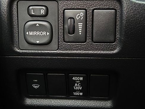 Used 2018 Toyota 4Runner SR5 Premium image 17