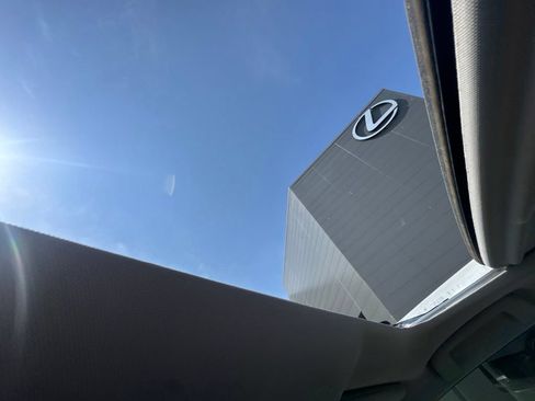 Used 2016 Toyota Avalon XLE Premium FWD image 7