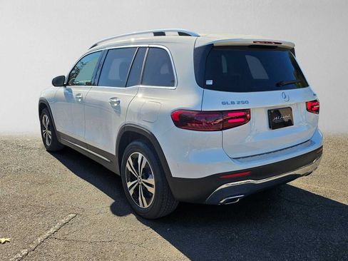 Used 2026 Mercedes-Benz GLB 250 4MATIC image 5