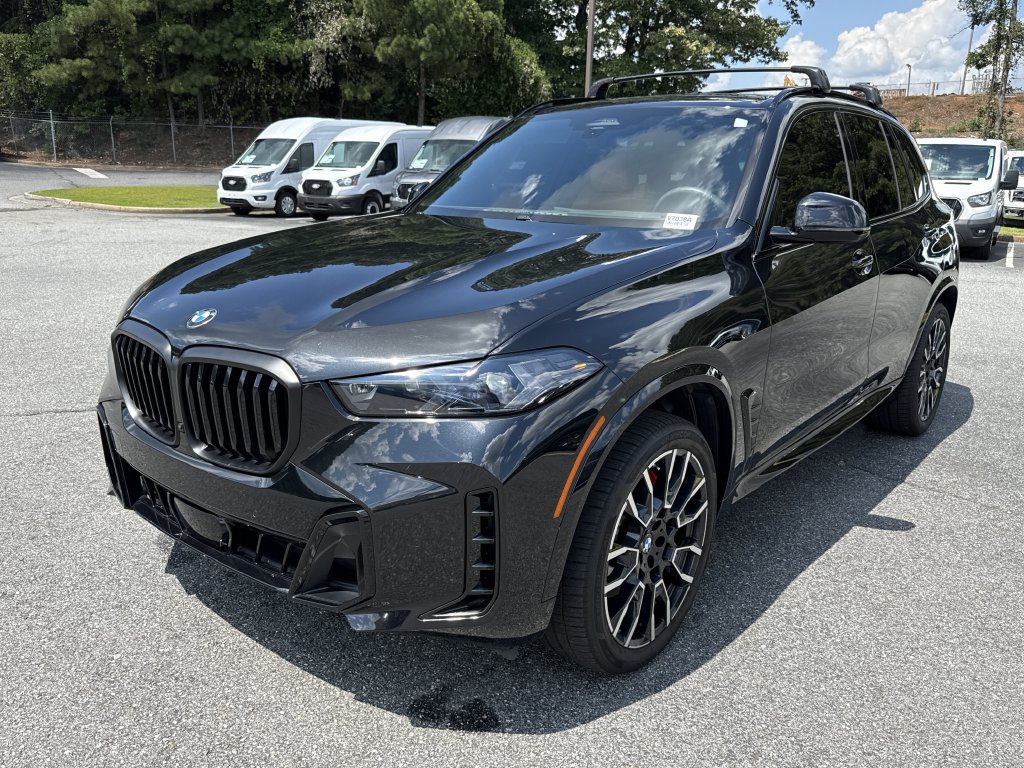 Used 2026 BMW X5 xDrive40i w/ M Sport Package AWD/4WD image 3