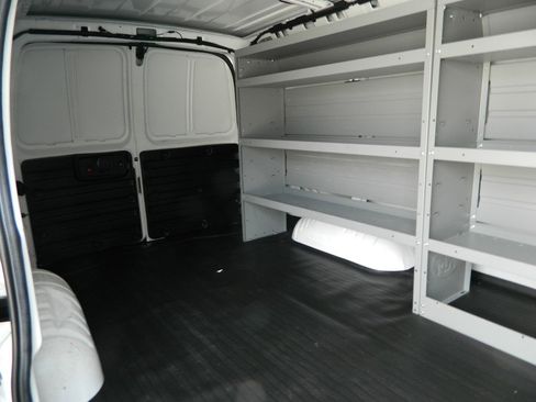 Used 2021 Chevrolet Express 2500 w/ Driver Convenience Package RWD image 12