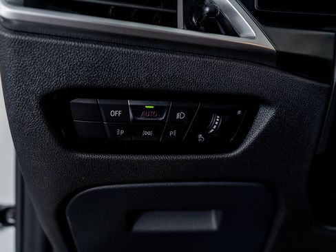 Used 2025 BMW M4 Coupe image 46