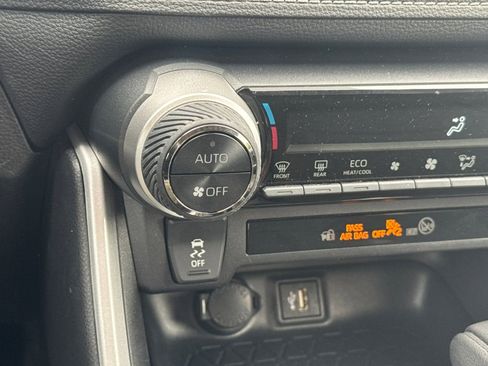 Certified 2025 Toyota RAV4 XLE AWD/4WD image 30