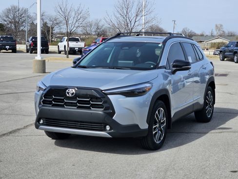 New 2026 Toyota Corolla Cross XLE w/ Convenience Package image 2