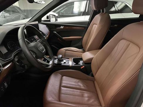 Used 2023 Audi Q5 2.0T Premium w/ Convenience Package AWD/4WD image 11