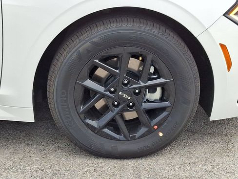 New 2026 Kia K5 LXS FWD image 8
