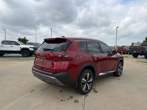 Used 2023 Nissan Rogue SL w/ SL Premium Package FWD image 5