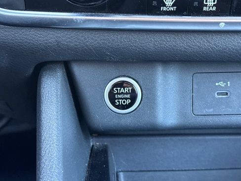 Used 2023 Nissan Rogue SV AWD/4WD image 28