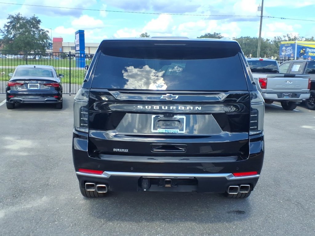 Used 2026 Chevrolet Suburban High Country AWD/4WD image 6