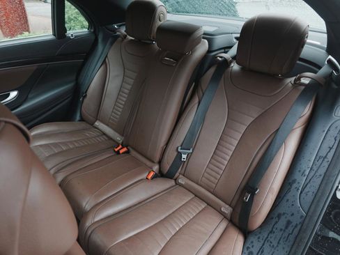 Used 2019 Mercedes-Benz S 560 4MATIC Sedan w/ Premium Package image 12
