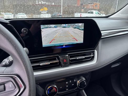 Used 2025 Chevrolet TrailBlazer LT image 17