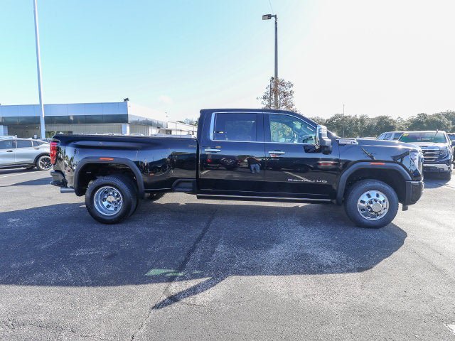 Used 2024 GMC Sierra 3500 Denali w/ Denali Reserve Package AWD/4WD image 11