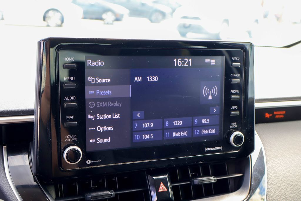 Used 2022 Toyota Corolla LE FWD image 4