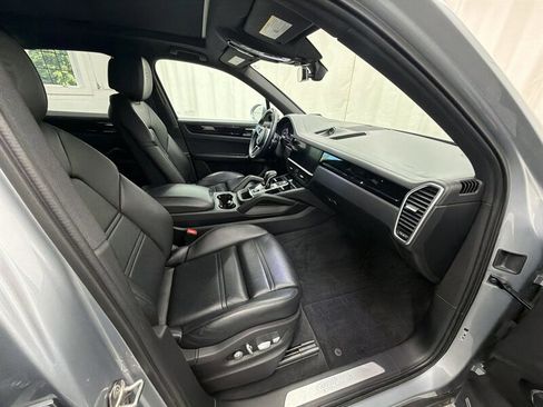 Used 2020 Porsche Cayenne AWD/4WD image 13
