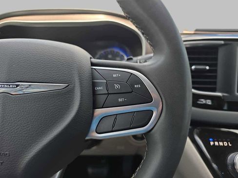 Used 2023 Chrysler Voyager LX FWD image 25