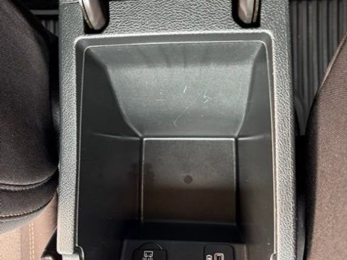 Used 2016 Jeep Cherokee Sport AWD/4WD image 30