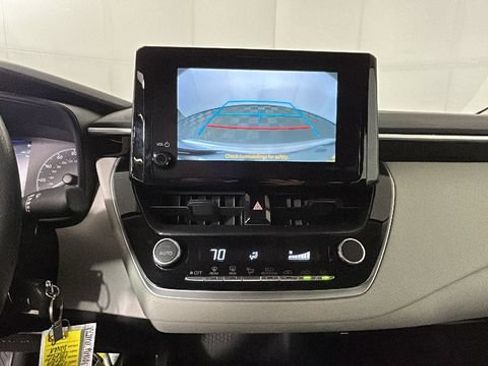 Used 2025 Toyota Corolla LE FWD image 23