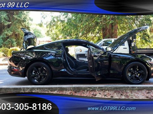 Used 2018 Ford Mustang Coupe RWD image 26