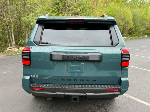 Used 2025 Toyota 4Runner TRD Off-Road Premium AWD/4WD image 4