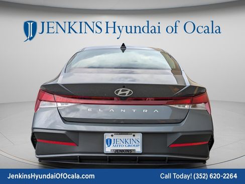 New 2026 Hyundai Elantra SE FWD image 5