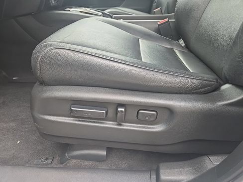 Used 2017 Honda Pilot Touring image 30