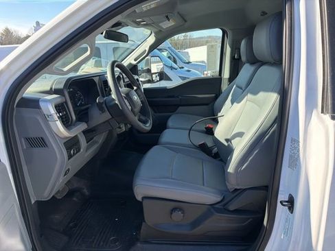 New 2025 Ford F550 4x4 Regular Cab Super Duty image 5