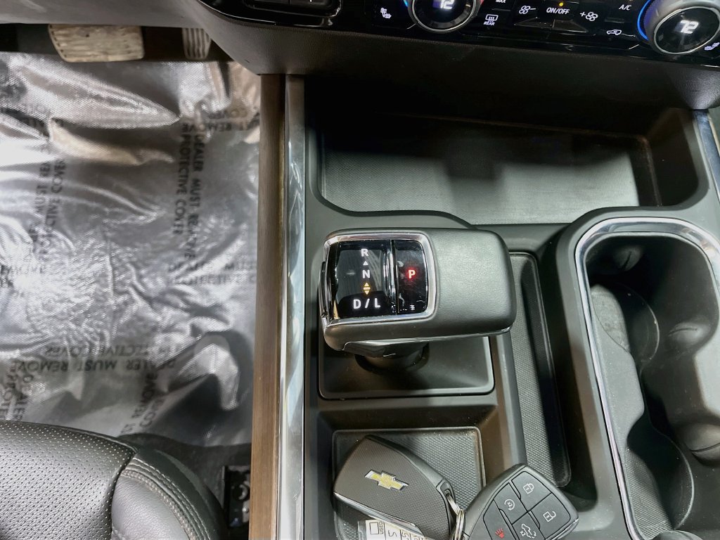 Used 2025 Chevrolet Silverado 1500 High Country AWD/4WD image 17