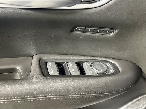 Used 2018 Cadillac XT5 Luxury FWD image 17