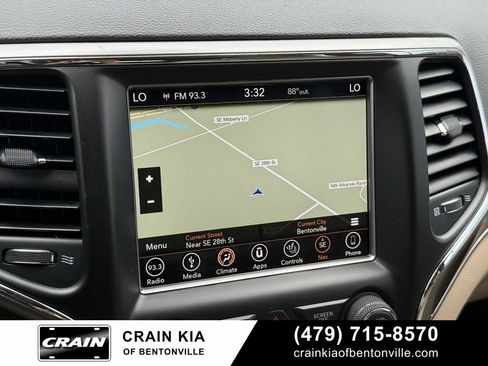 Used 2018 Jeep Grand Cherokee Limited AWD/4WD image 15