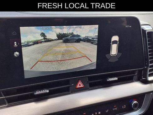 Used 2025 Kia Sportage EX FWD image 12