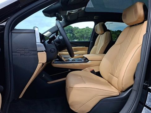Used 2025 Cadillac Escalade IQ Sport 2 AWD/4WD image 13